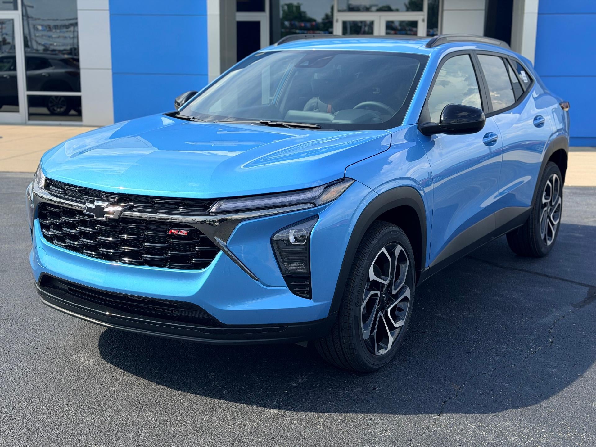 2026 Chevrolet Trax 2RS in Marina Blue Metallic — front three-quarter view